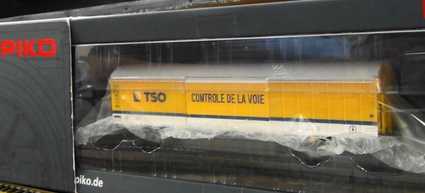PIKO : LE WAGON CONTROLE DE VOIE.