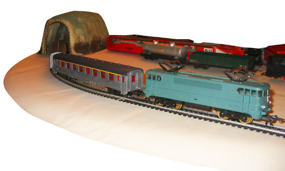 Un transformateur Jouef type 9210 pour trains électriques miniatures  miniatures-toys