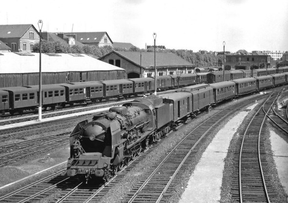 241 P 8 : A ECOUTER AVEC LE CASQUE.