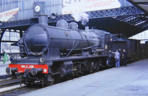 Une locomotive de 1967 en gare Lille Flandres ce samedi - La Voix