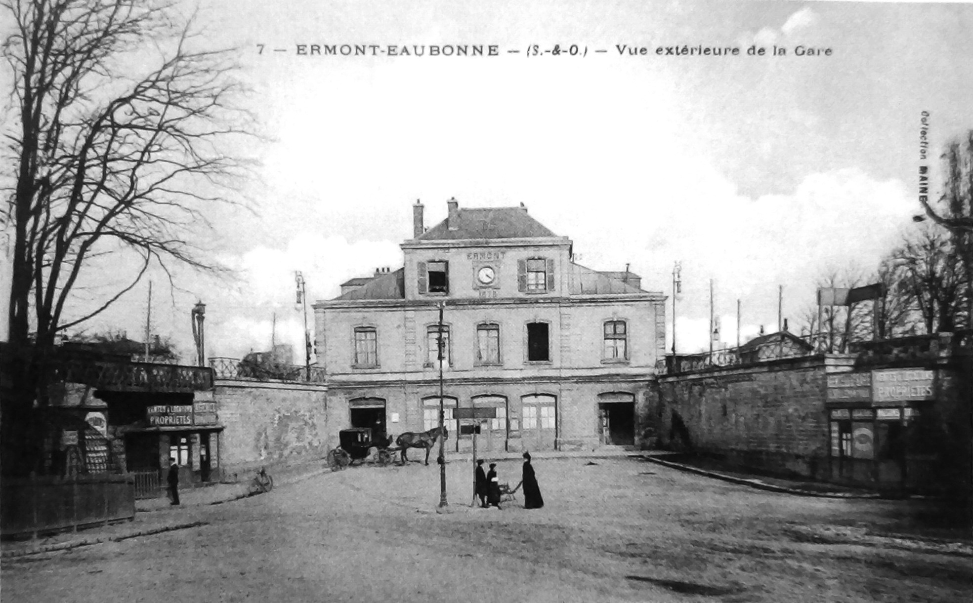 ERMONTEAUBONNE, VUE EXTERIEURE DE LA GARE.