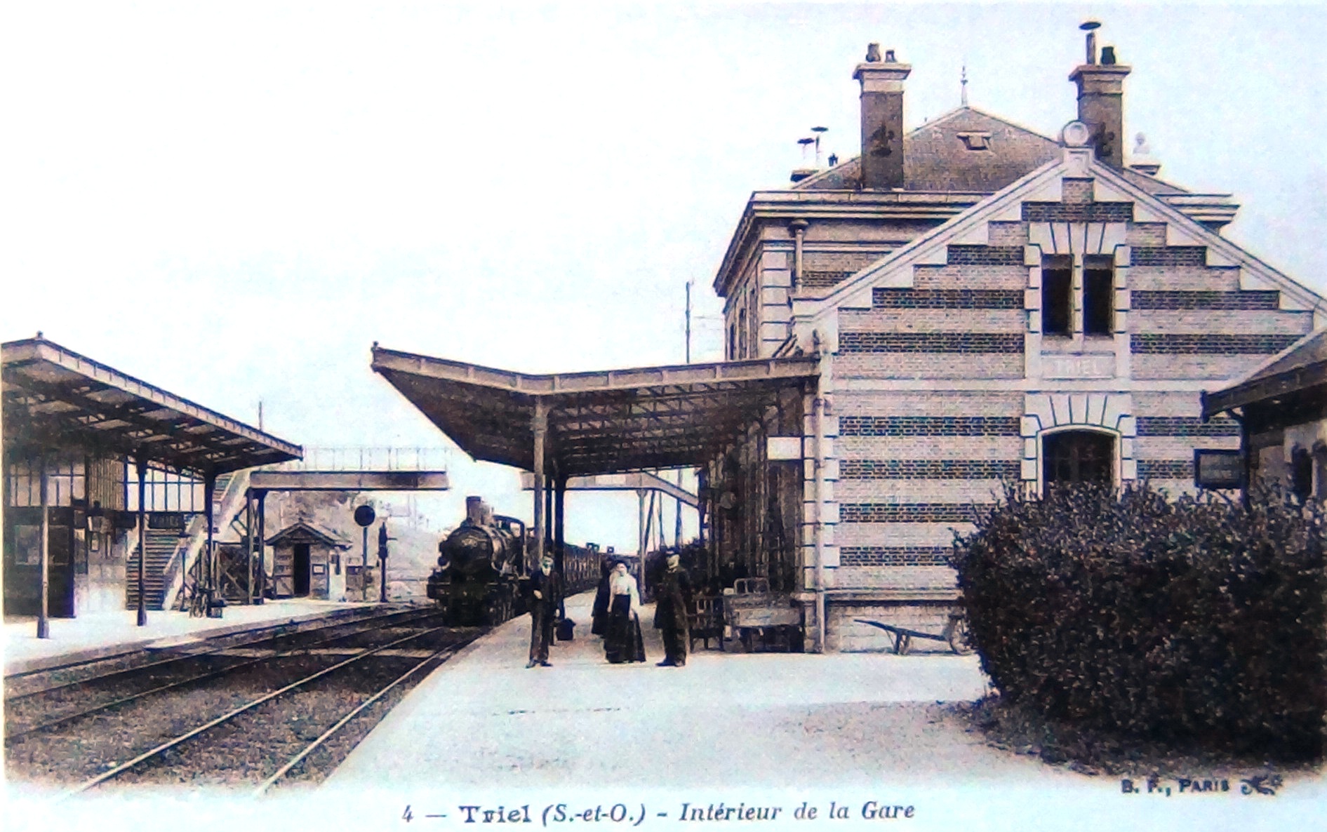 TRIEL, INTERIEUR GARE.