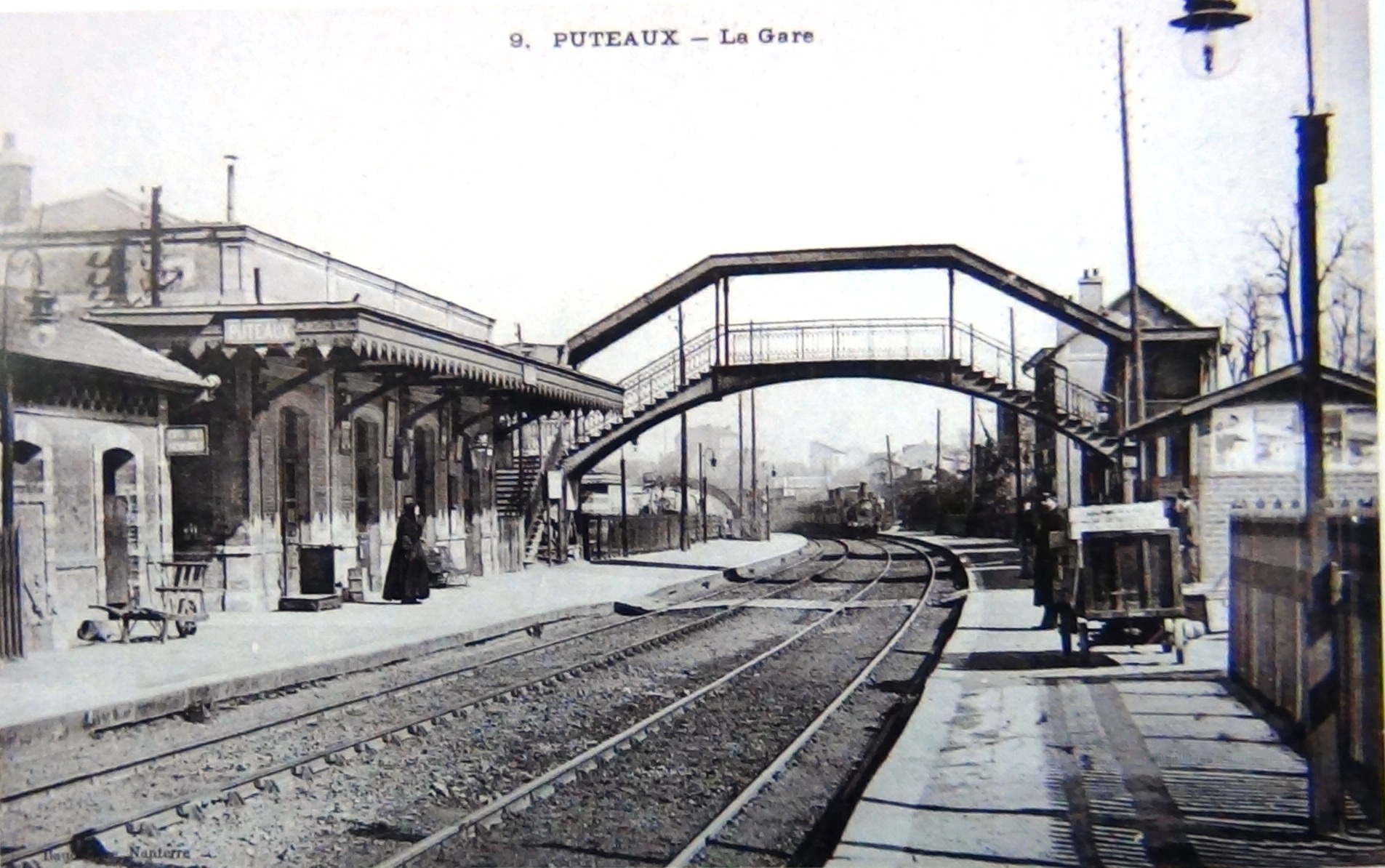 PUTEAUX LA GARE, LA PASSERELLE.
