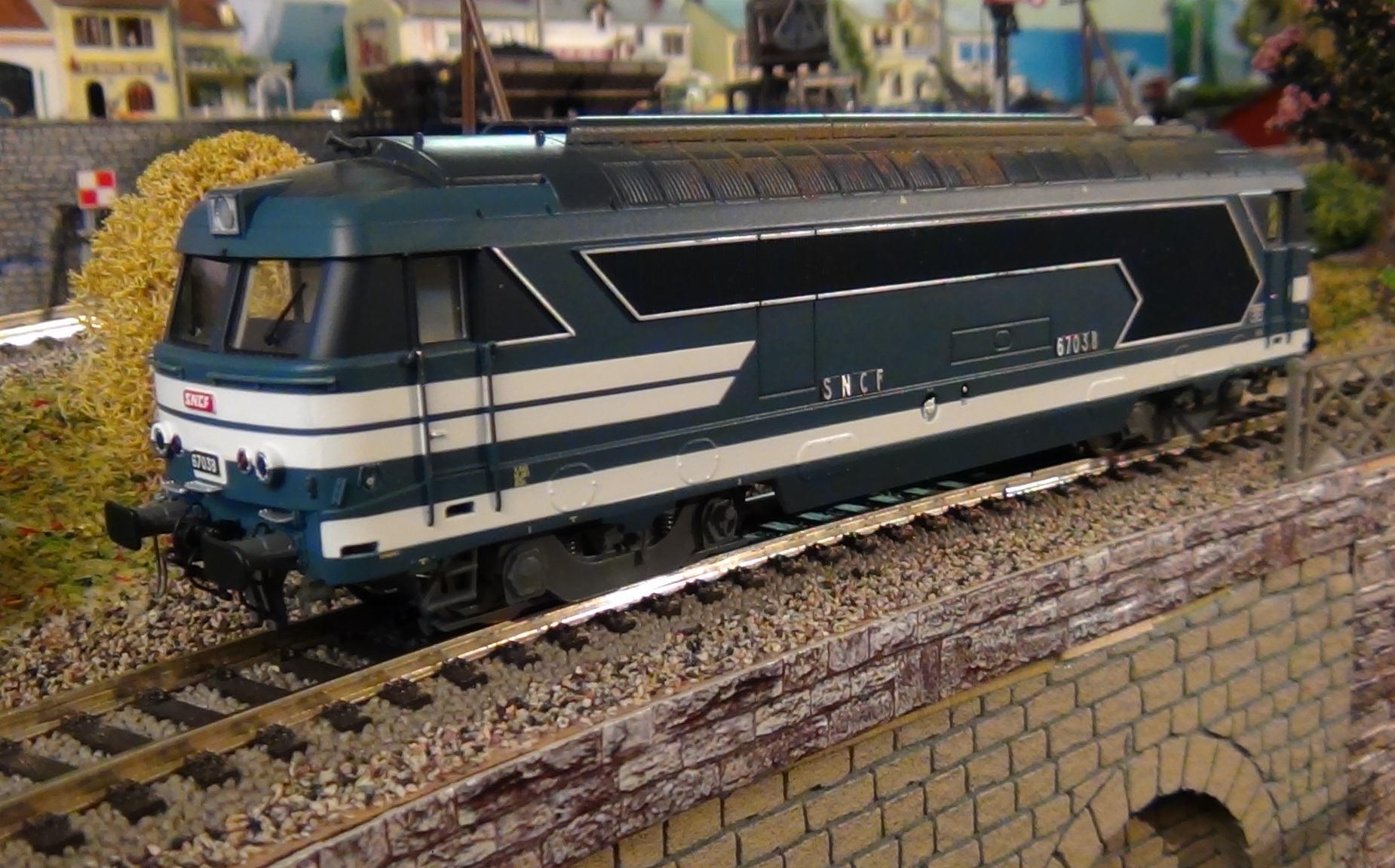 Caisse De Locomotive Jouef HO BB 67000 / 67409 - Pièce Détachée D'occasion