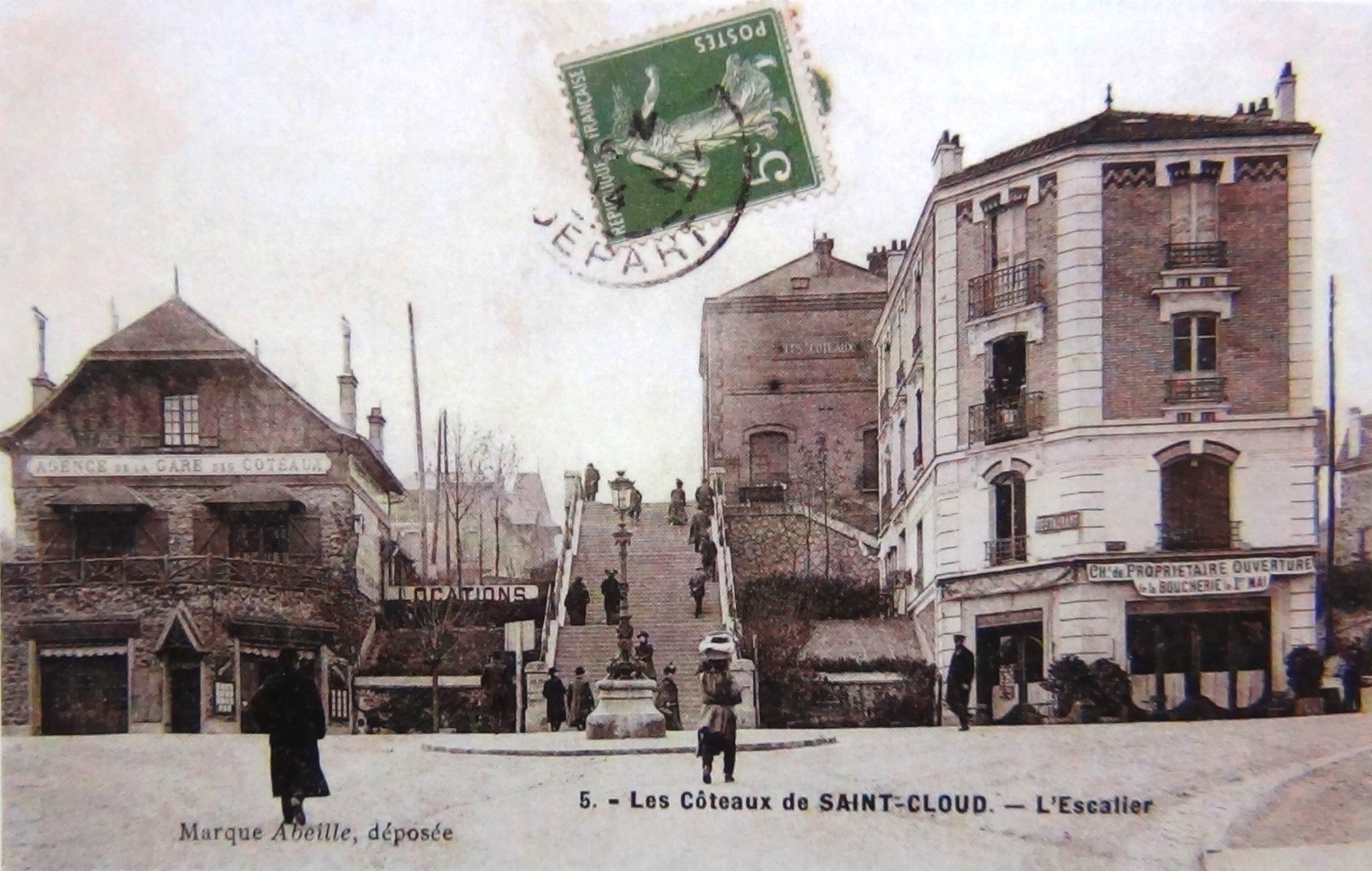 LES COTEAUX DE SAINTCLOUD, L'ESCALIER.