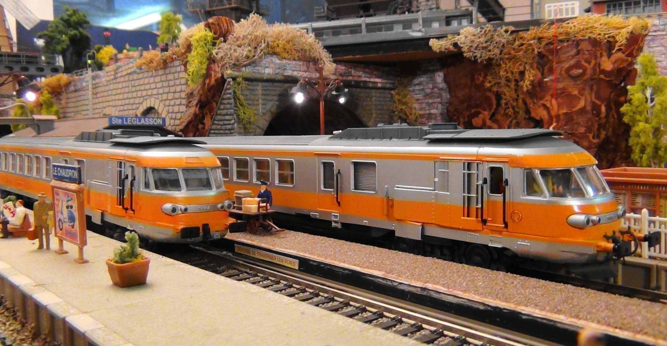 JOUEF RAME DU Rtg Turbotrain Sncf Avec 1 Motrice, 2 Voitures + 1 Voiture Queue EUR 130,00 - FR